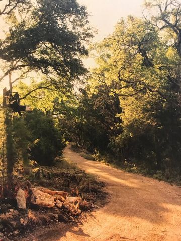 637 Hickory Bend RD, Georgetown, TX 78628