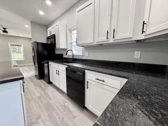 13176 Oak Road NE, Thornville, OH 43076