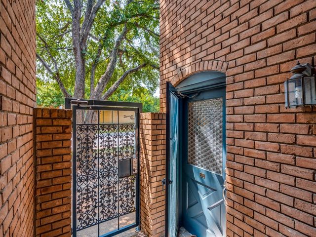 6011 E University Boulevard 145, Dallas, TX 75206