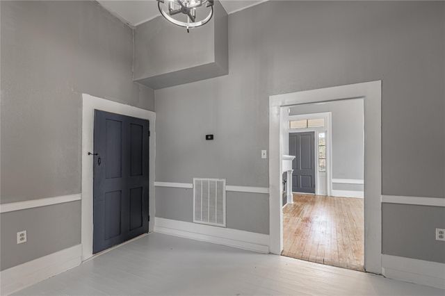 1002 Old Madisonville Road, Huntsville, TX 77320