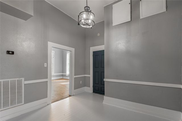 1002 Old Madisonville Road, Huntsville, TX 77320