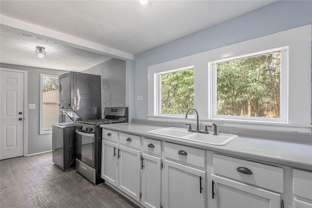 1002 Old Madisonville Road, Huntsville, TX 77320