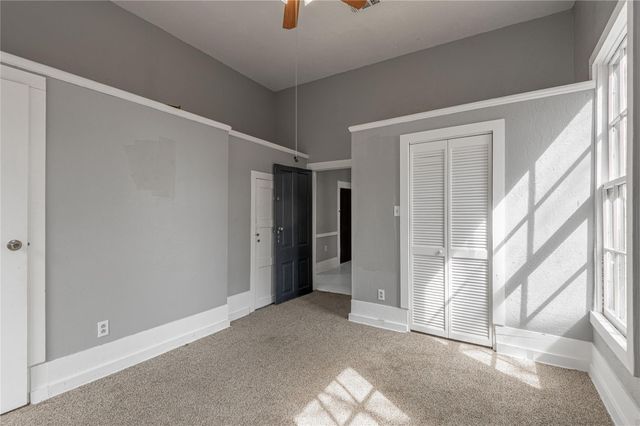 1002 Old Madisonville Road, Huntsville, TX 77320