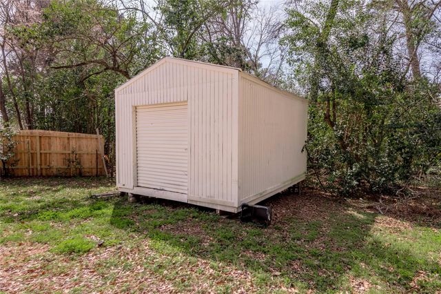 1002 Old Madisonville Road, Huntsville, TX 77320