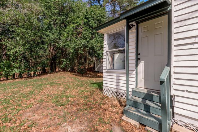 1002 Old Madisonville Road, Huntsville, TX 77320