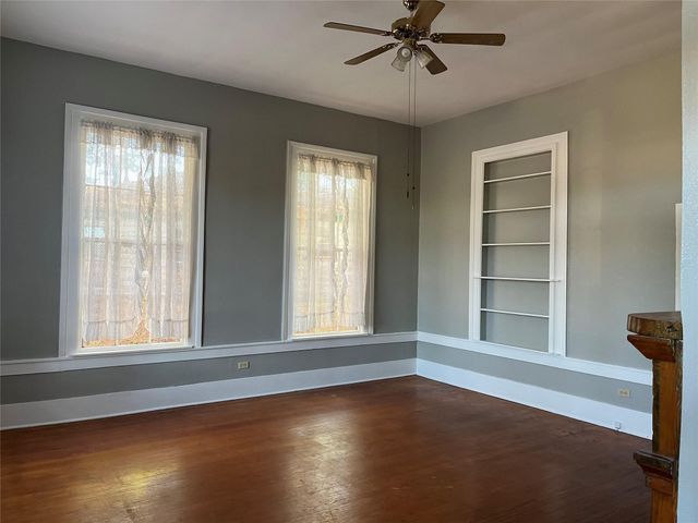 1002 Old Madisonville Road, Huntsville, TX 77320