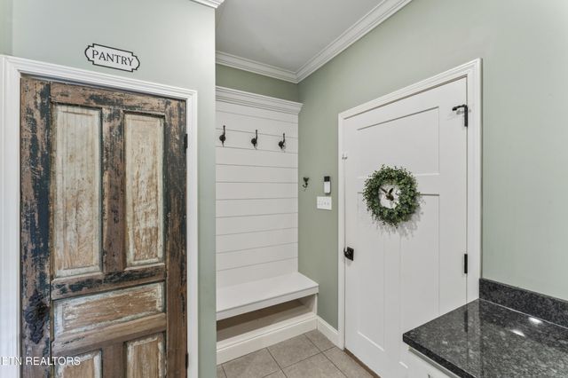 606 Eagle Bend Rd, Clinton, TN 37716