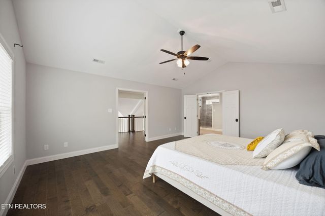 606 Eagle Bend Rd, Clinton, TN 37716