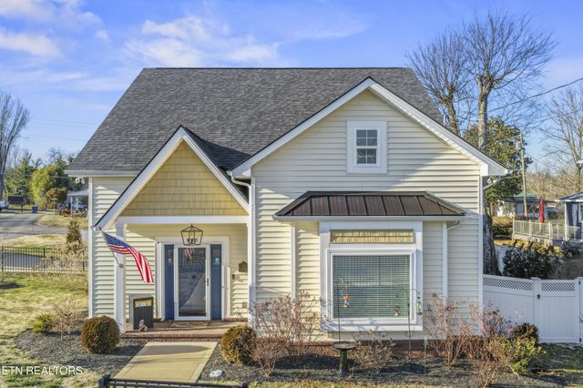 606 Eagle Bend Rd, Clinton, TN 37716