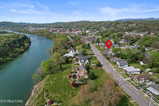 606 Eagle Bend Rd, Clinton, TN 37716