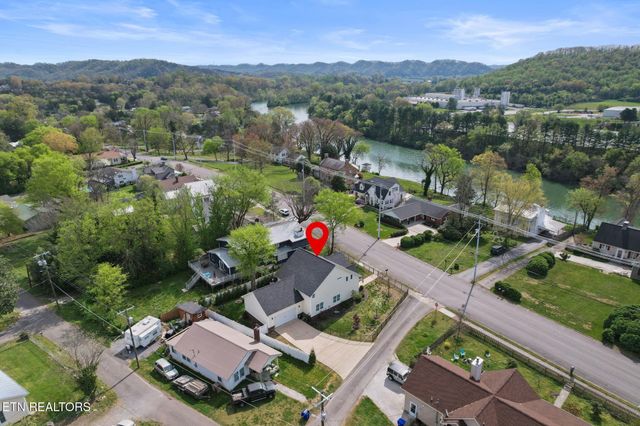 606 Eagle Bend Rd, Clinton, TN 37716