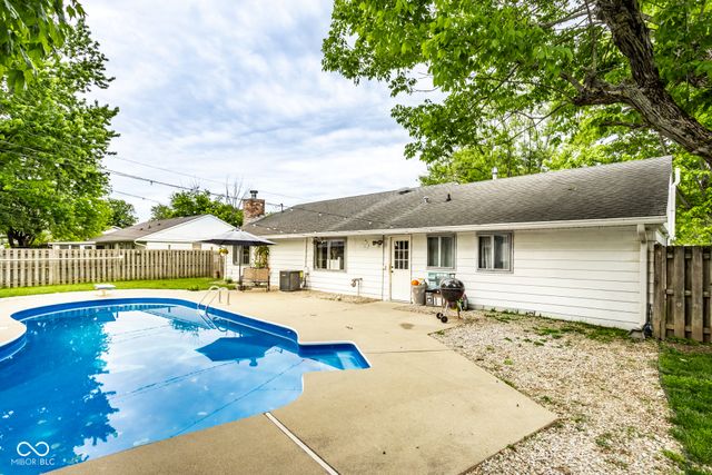 829 Willark Drive, New Whiteland, IN 46184