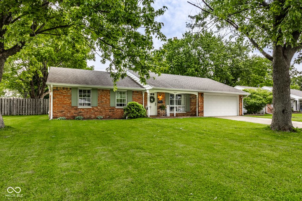 829 Willark Drive, New Whiteland, IN 46184