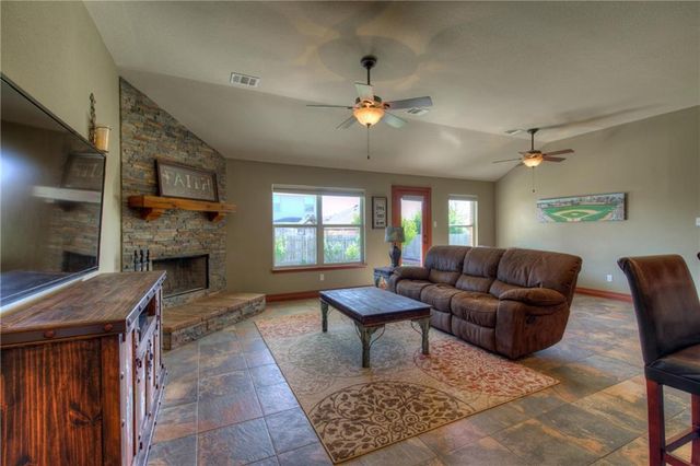 2206 Brittway LN, Cedar Park, TX 78613