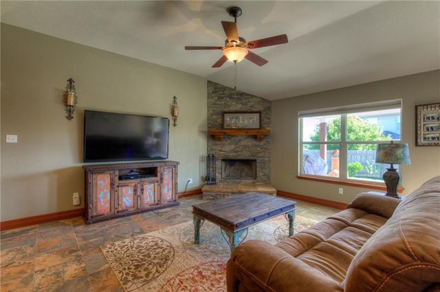 2206 Brittway LN, Cedar Park, TX 78613