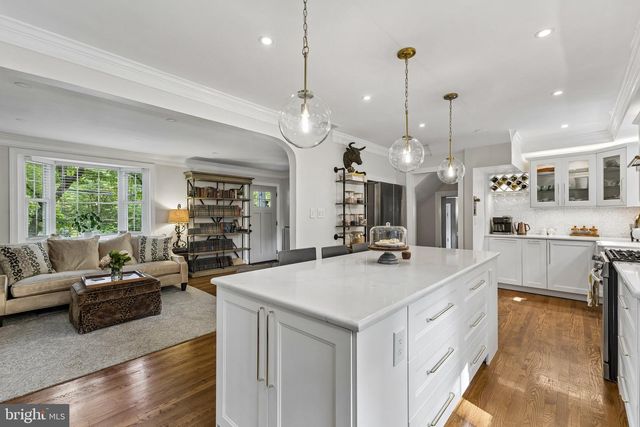 2700 S GRANT ST, Arlington, VA 22202