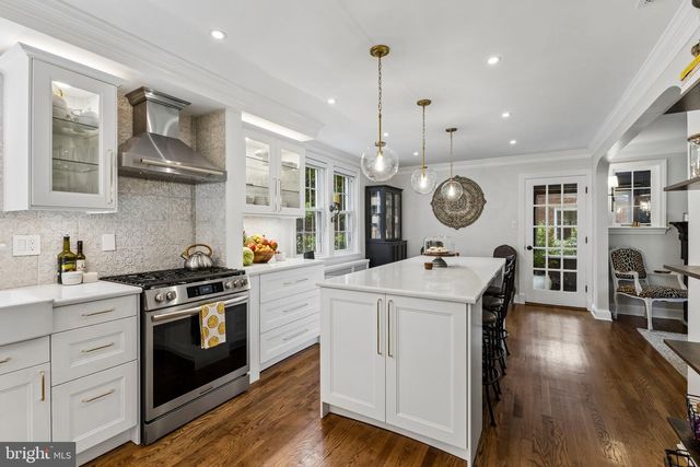 2700 S GRANT ST, Arlington, VA 22202