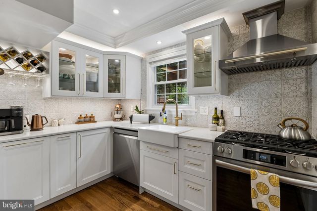 2700 S GRANT ST, Arlington, VA 22202