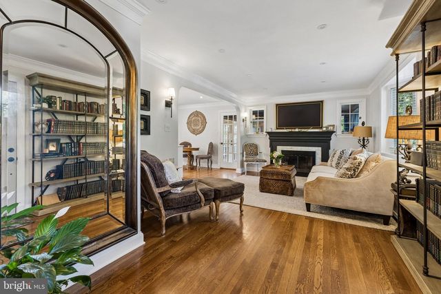 2700 S GRANT ST, Arlington, VA 22202