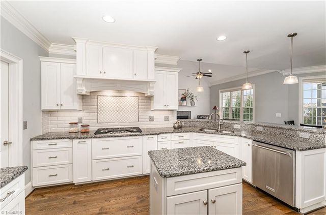 4824 Summer Hill Way, Winston-salem, NC 27106