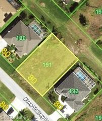 61 Pine Valley LN, Rotonda West, FL 33947