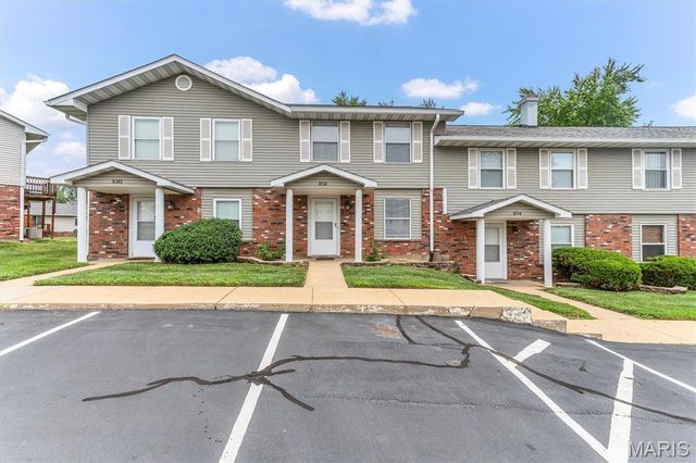 812 Highland Hill Court B, St Peters, MO 63376