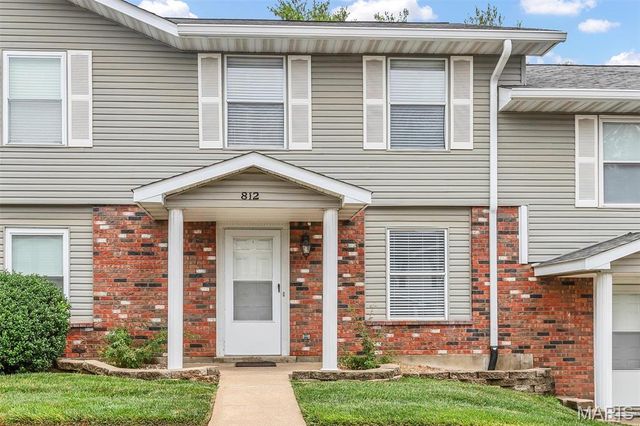 812 Highland Hill Court B, St Peters, MO 63376