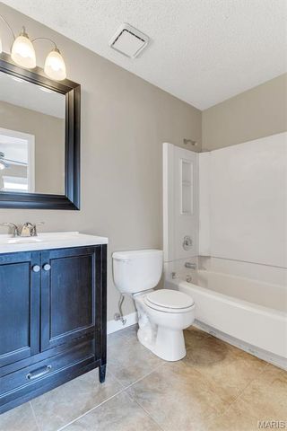 812 Highland Hill Court B, St Peters, MO 63376
