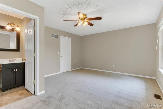 812 Highland Hill Court B, St Peters, MO 63376