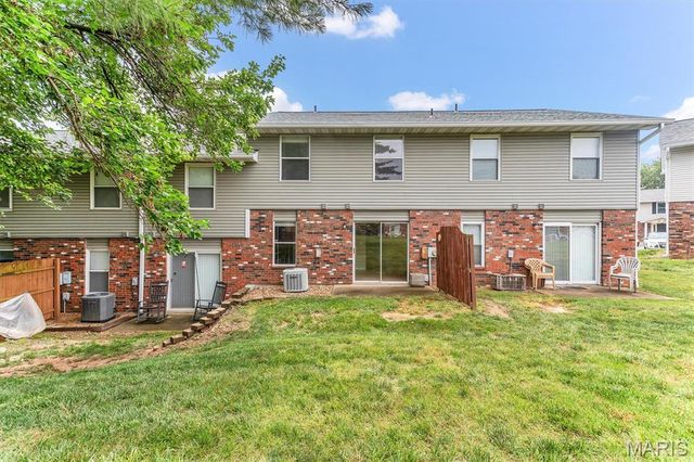 812 Highland Hill Court B, St Peters, MO 63376