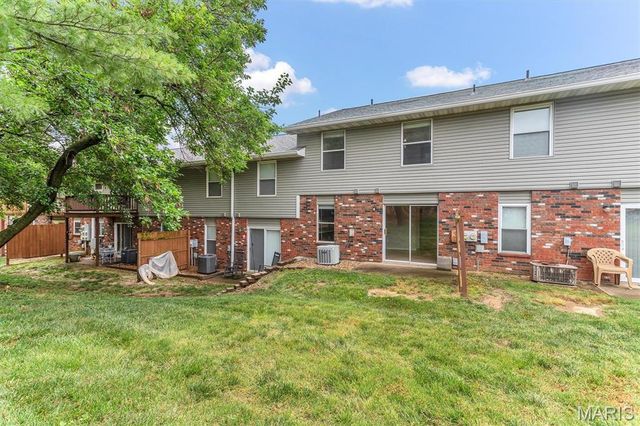 812 Highland Hill Court B, St Peters, MO 63376