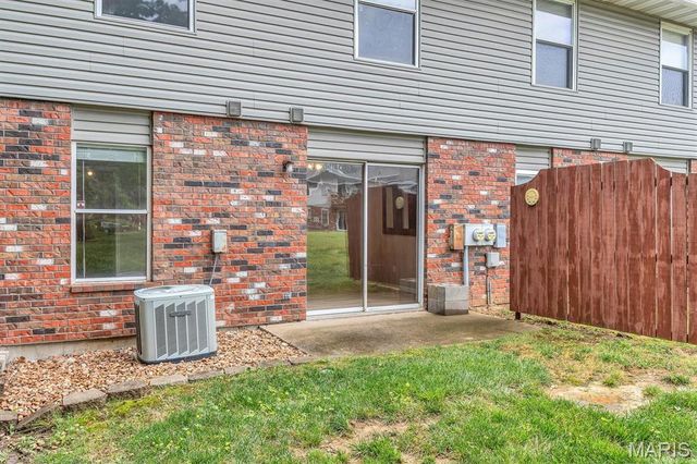 812 Highland Hill Court B, St Peters, MO 63376