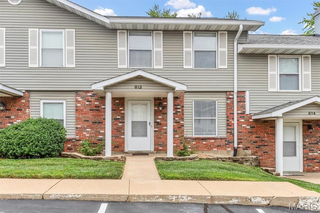 812 Highland Hill Court B, St Peters, MO 63376