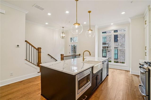 310 Crimson Pine Alley 10, Alpharetta, GA 30009