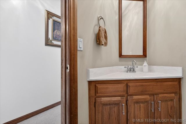 2616 Chapel Hill, Bartlesville, OK 74006