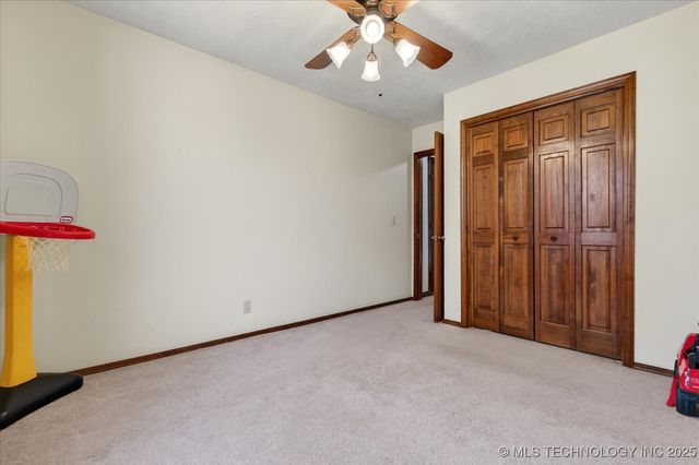 2616 Chapel Hill, Bartlesville, OK 74006