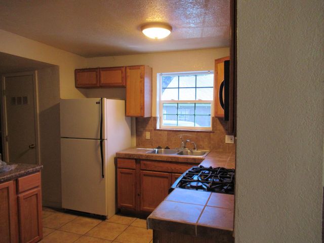 1600 Sunnyside Ave, Stockton, CA 95205