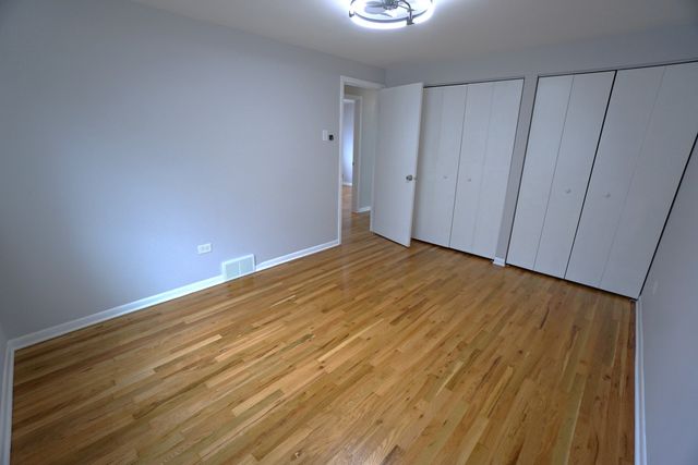 10508 S Bensley Avenue, Chicago, IL 60617