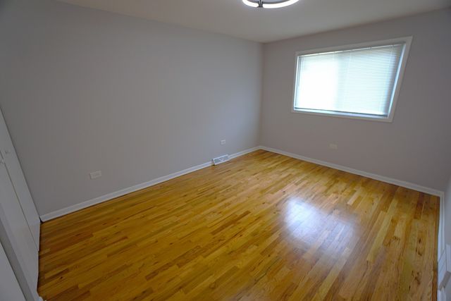 10508 S Bensley Avenue, Chicago, IL 60617