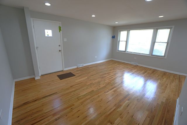 10508 S Bensley Avenue, Chicago, IL 60617