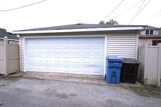 10508 S Bensley Avenue, Chicago, IL 60617