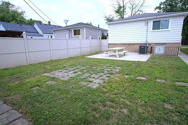 10508 S Bensley Avenue, Chicago, IL 60617