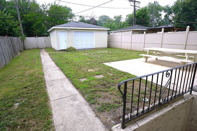 10508 S Bensley Avenue, Chicago, IL 60617