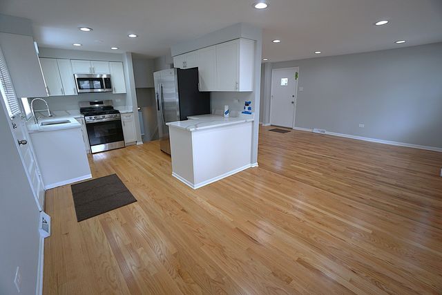 10508 S Bensley Avenue, Chicago, IL 60617