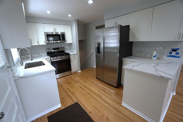 10508 S Bensley Avenue, Chicago, IL 60617