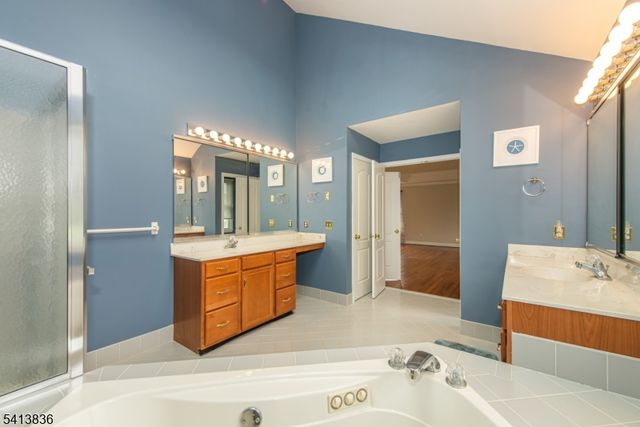 40 Vista Dr, Mount Olive Twp., NJ 07836