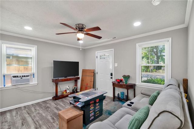 504 Marion RD, Hampton, VA 23663
