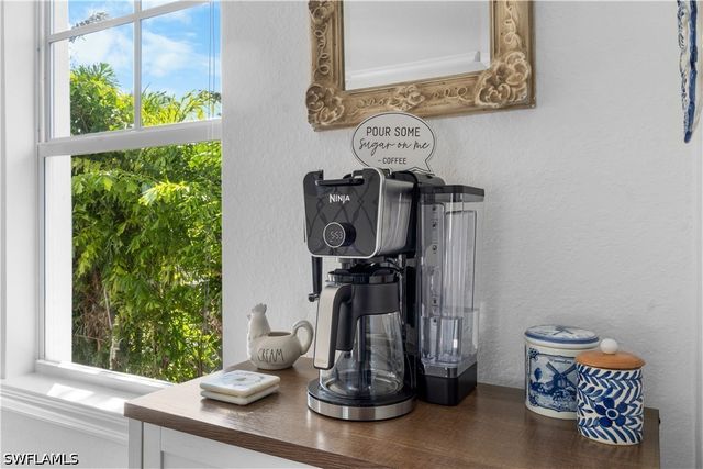 719 Park AVE, Naples, FL 34110