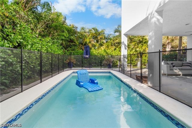 719 Park AVE, Naples, FL 34110