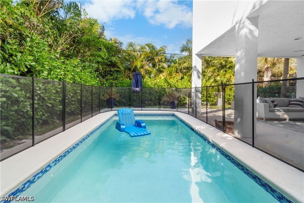 719 Park AVE, Naples, FL 34110